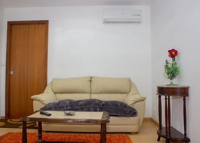 Apartamento Escondidinho Do Vez, Lda *